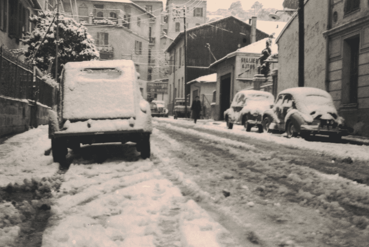 Hiver enneigé au Garage Luthringer, années 1954